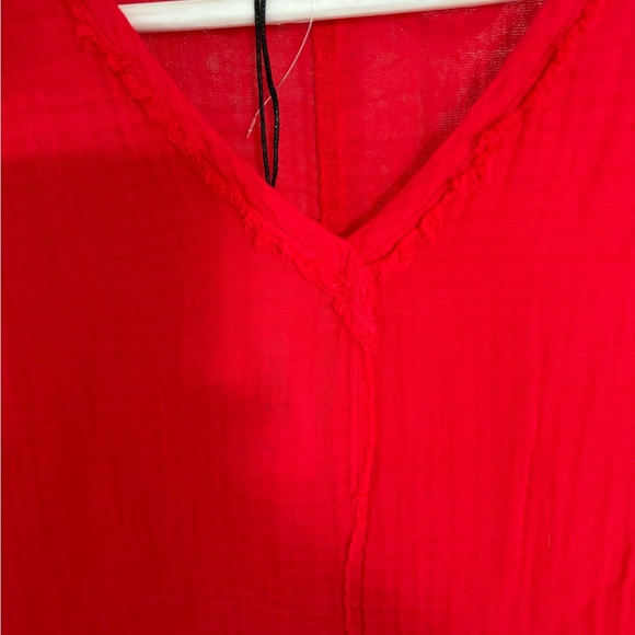 Michael Stars Draya Gauze V-Neck Top Salsa Red Size Small
New With Tags - Picture 6 of 7